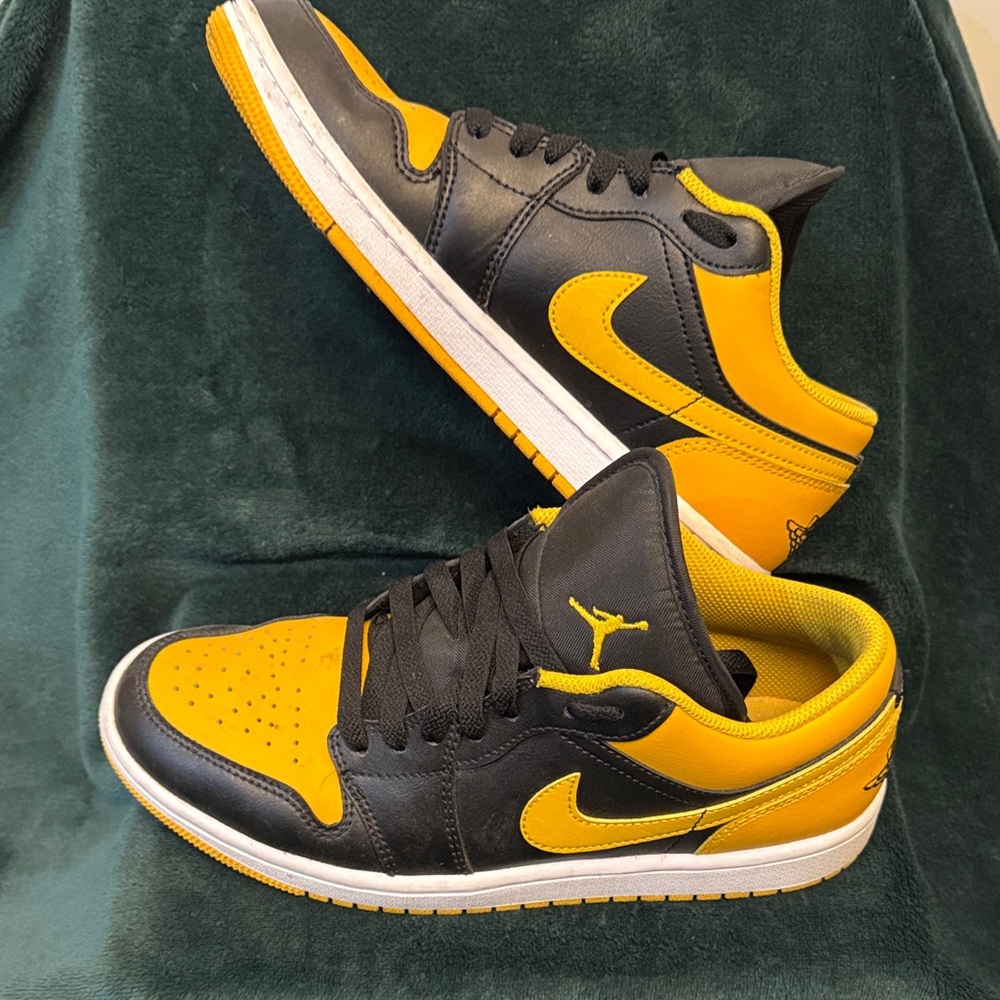 Nike Air Jordan Black and Yellow Men's Sneakers